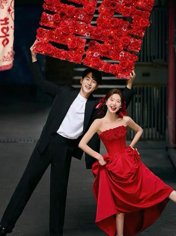 Photography Outfit - 2025 New Red Strapless Floral Bridal